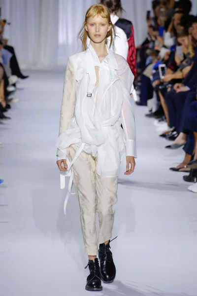 Look 22